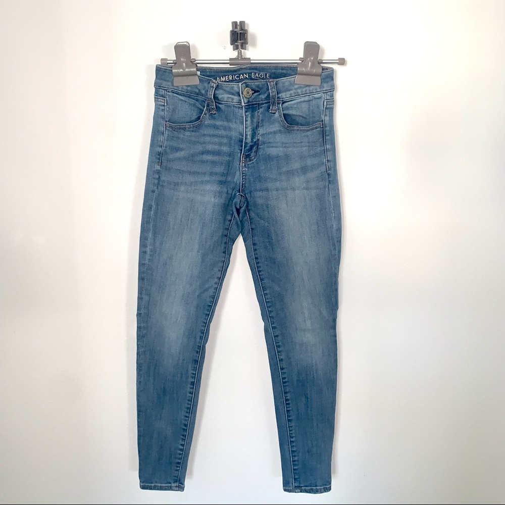 American Eagle Medium Wash Skinny Jegging